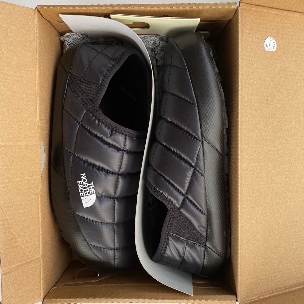 North Face Camping Slippers, Size 7